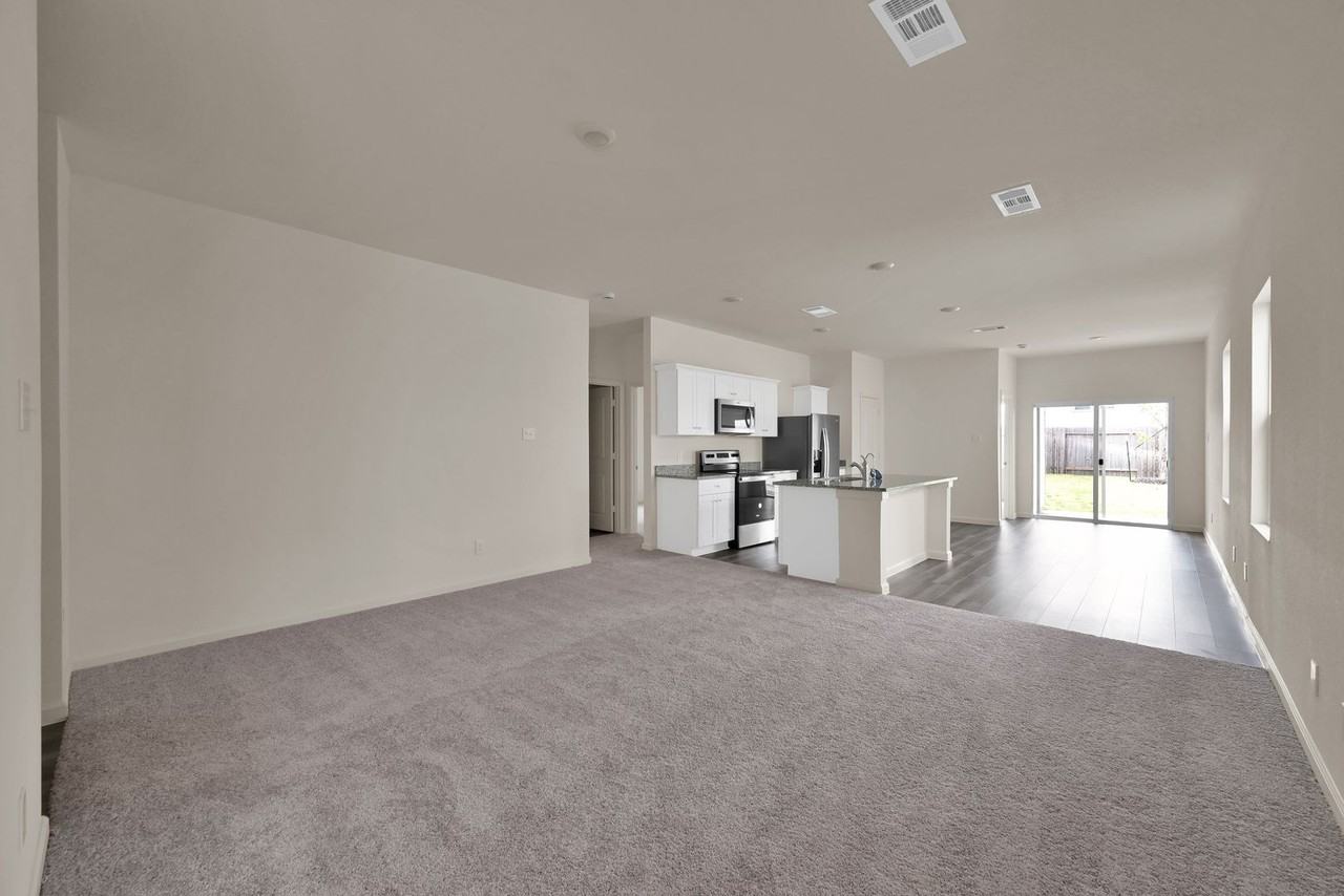 583 Firemoon St - Photo 4 of 22