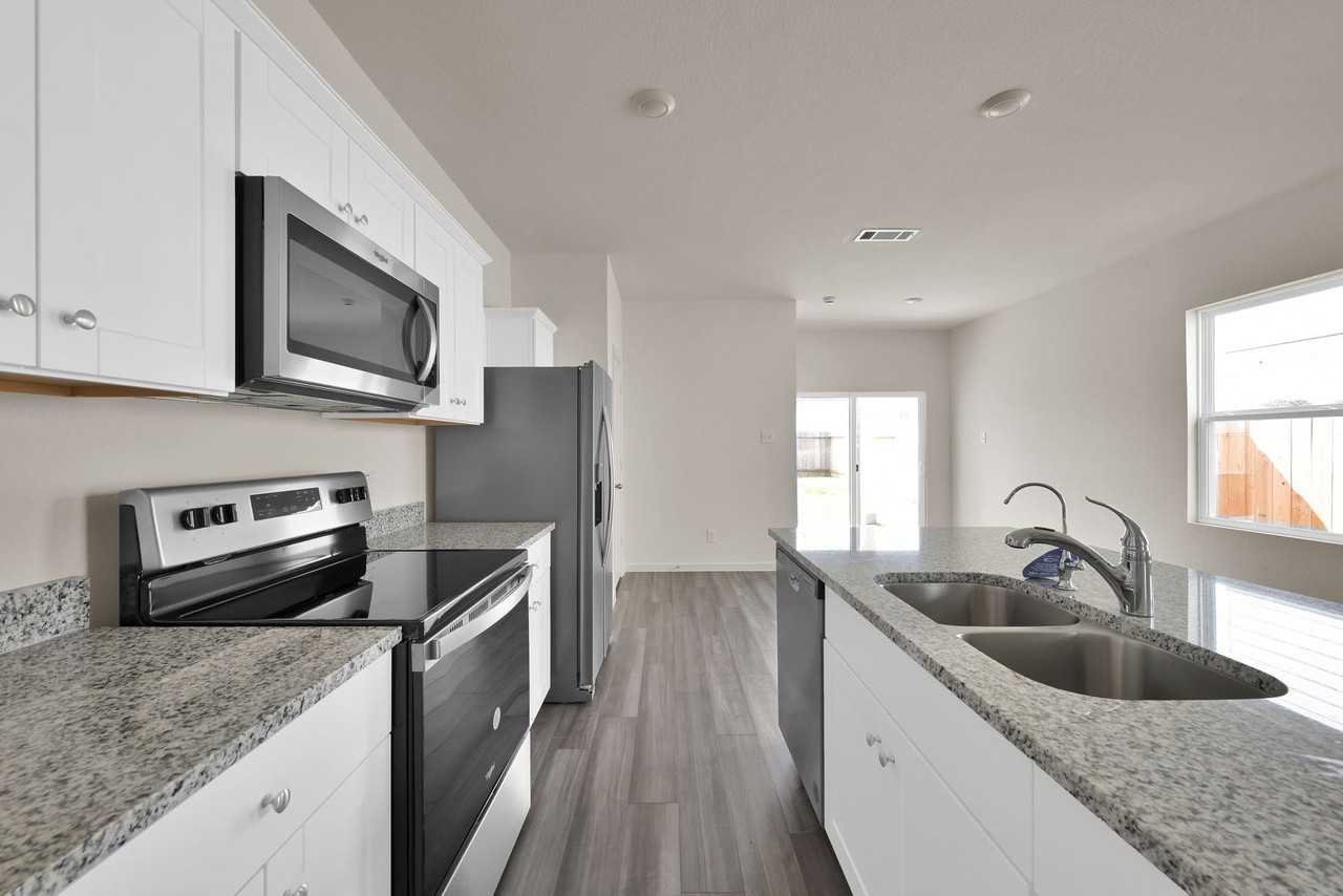 583 Firemoon St - Photo 7 of 22