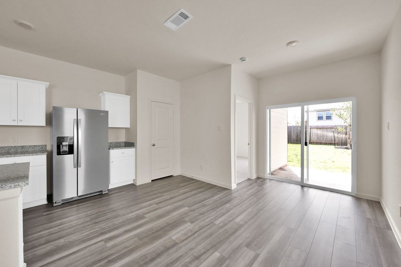 583 Firemoon St - Photo 6 of 22