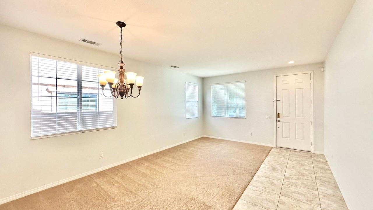 32637 Dorset Ct - Photo 3 of 40