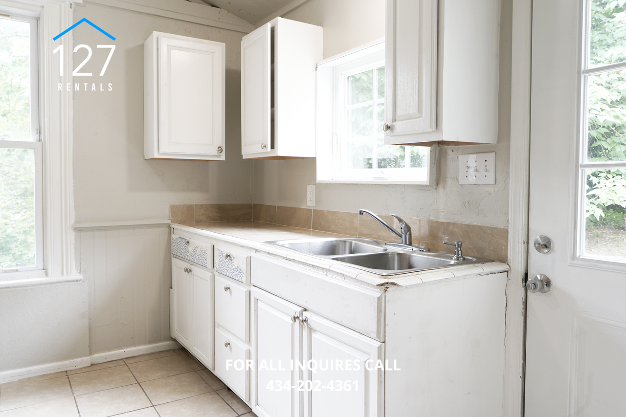 611 7th St - Photo 7 of 20