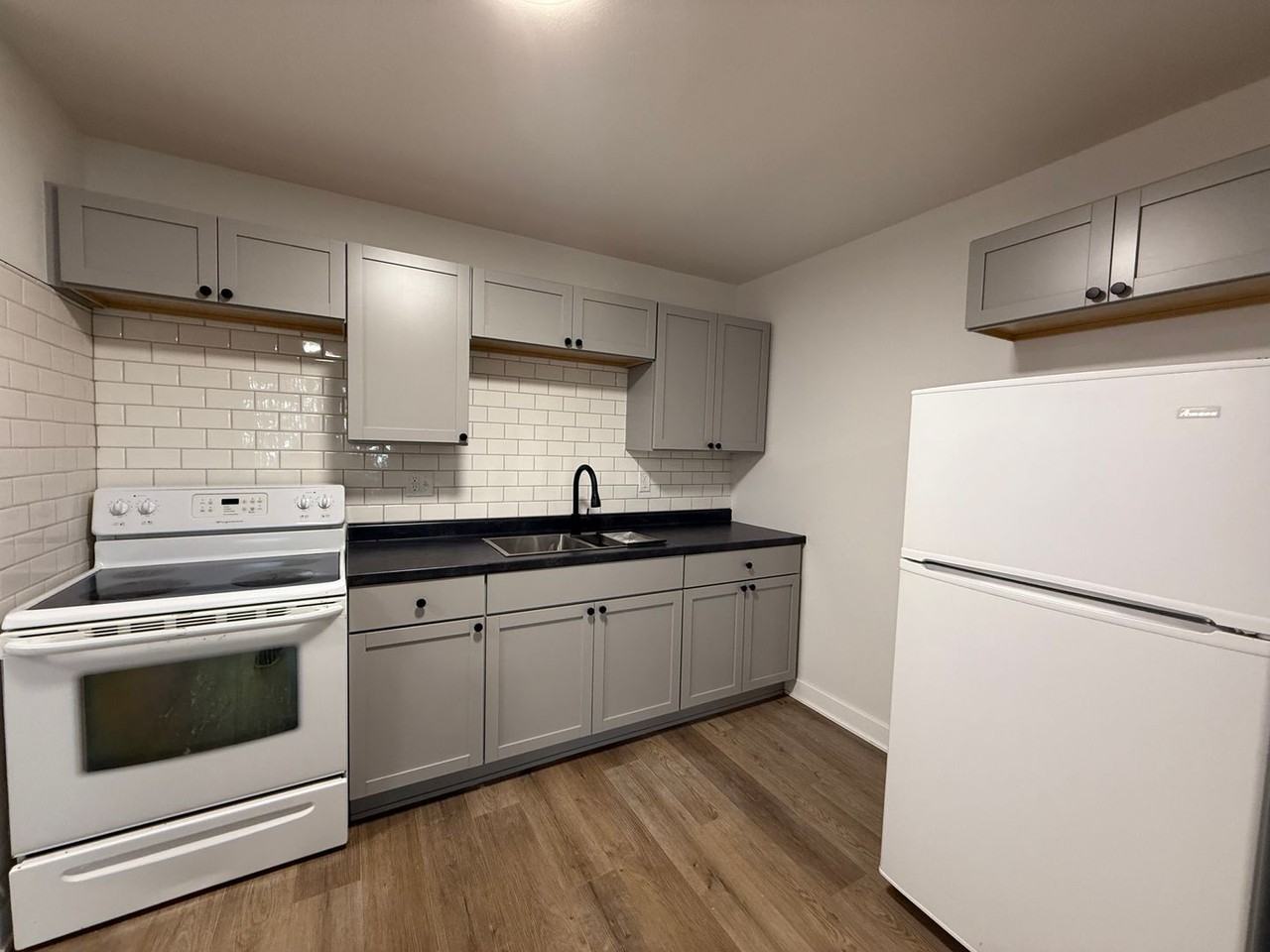 Crossroad Apartments - Photo 6 of 34