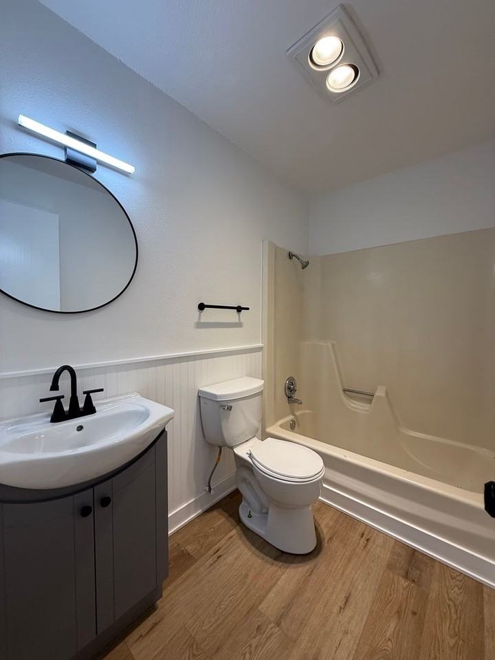 Crossroad Apartments - Photo 7 of 34