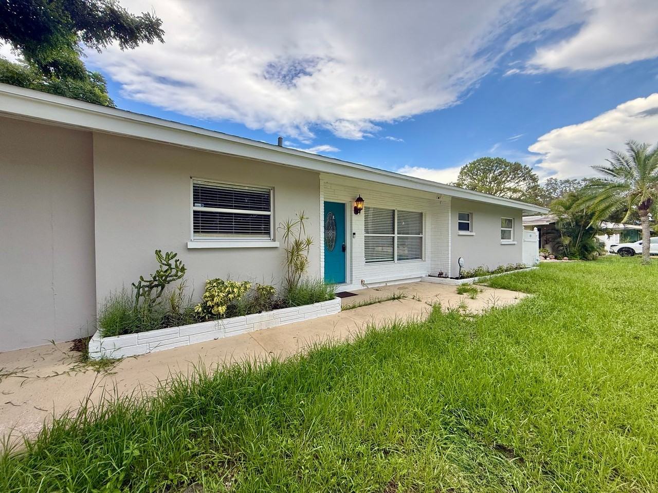 2128 Harley Ave - Photo 2 of 14