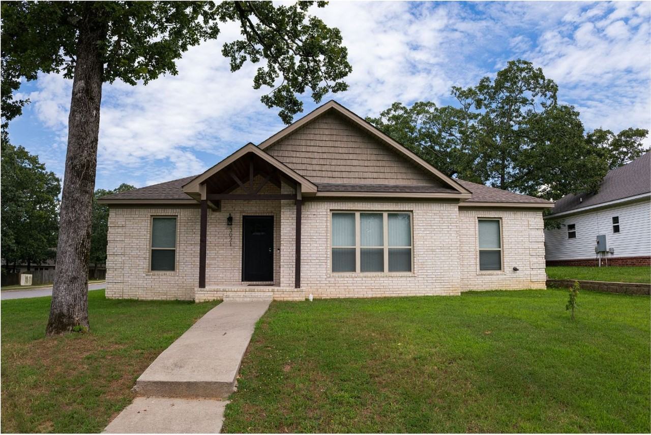 3021 Miracle Heights Cv - Photo 2 of 33