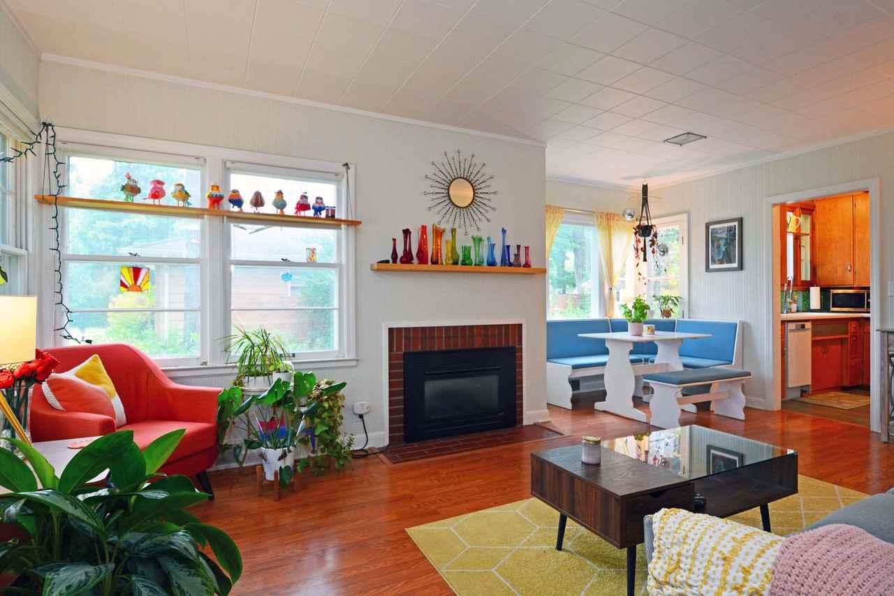 3209 Chowen Ave N - Photo 3 of 22