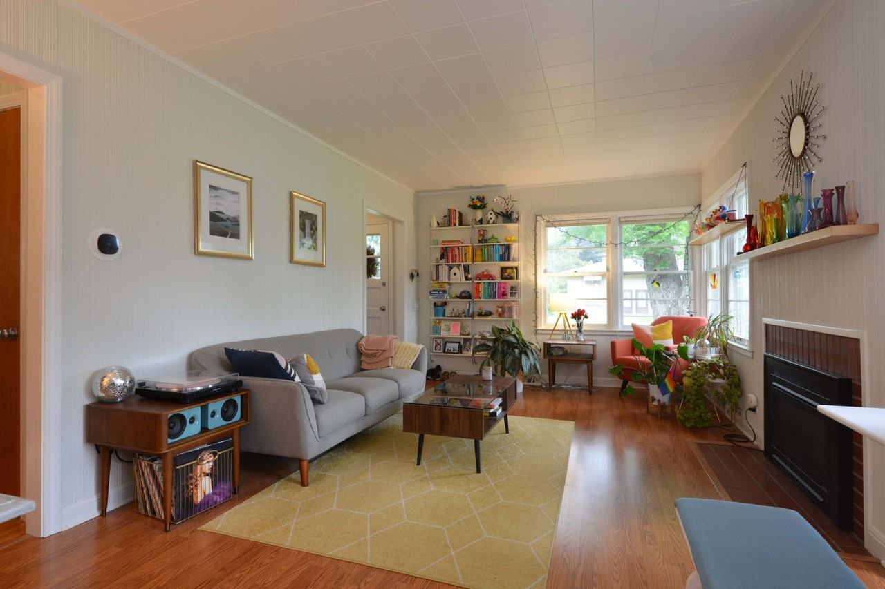 3209 Chowen Ave N - Photo 5 of 22