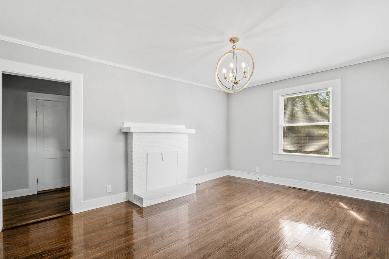 4427 Northaven Dr - Photo 3 of 24