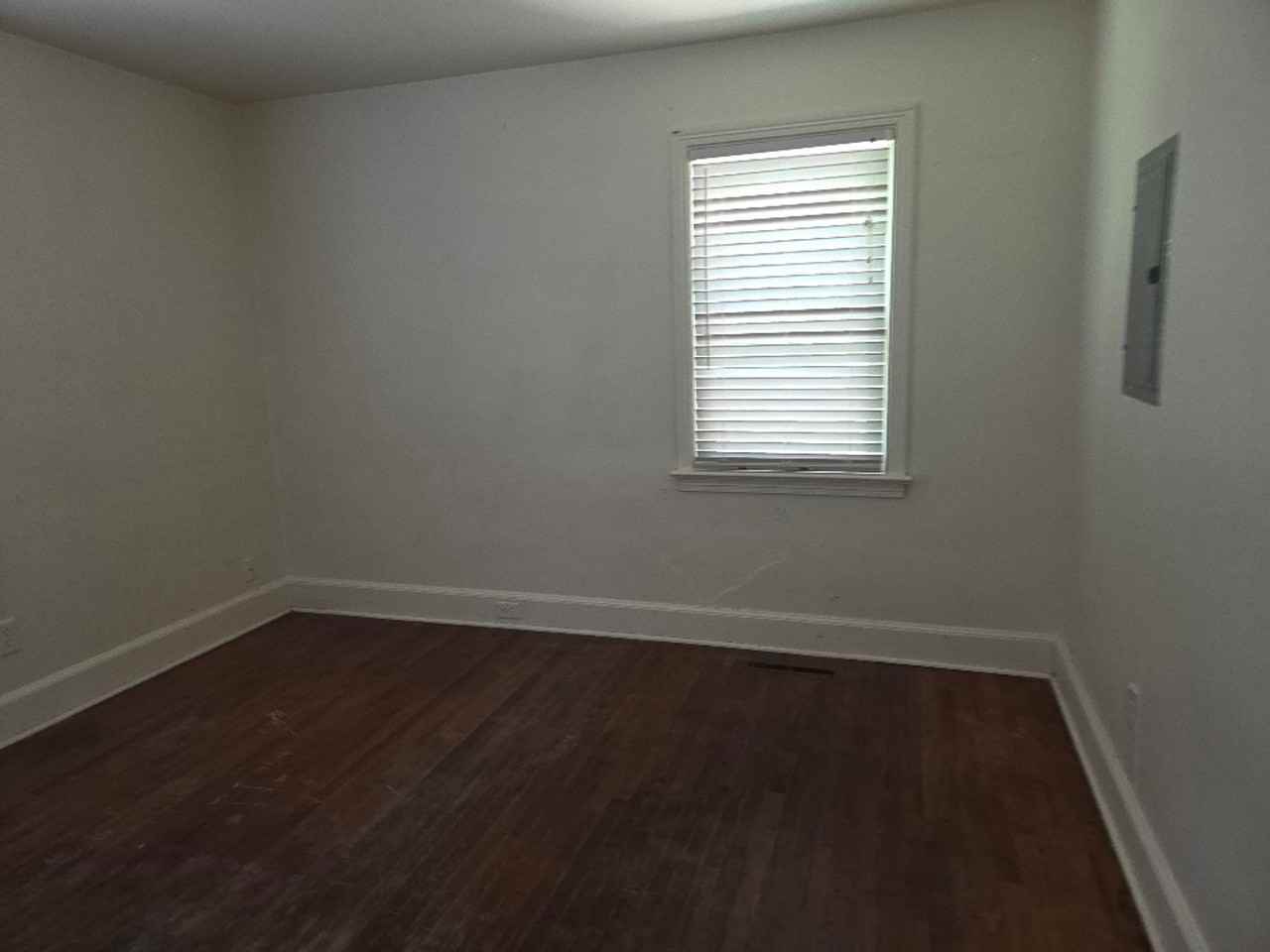 1503 Laurel St - Photo 6 of 10