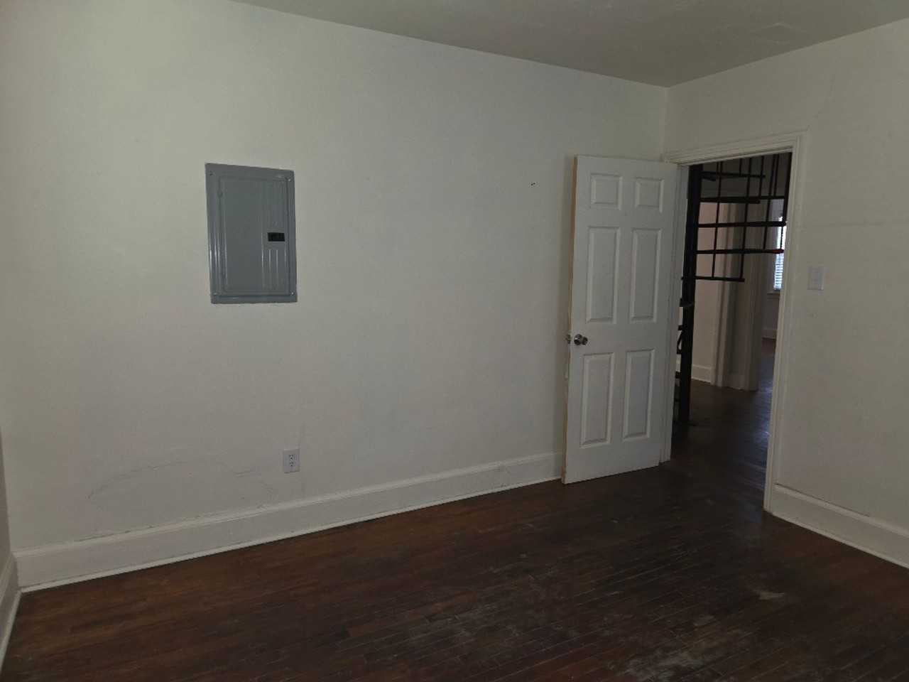 1503 Laurel St - Photo 7 of 10