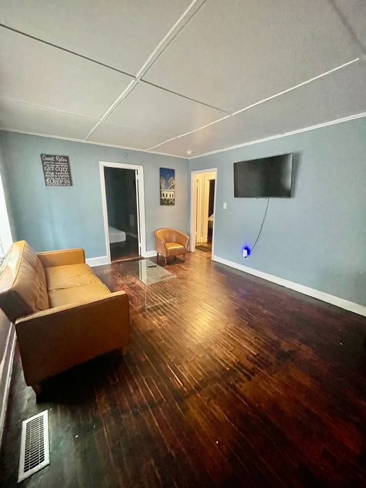 2320 Rozzelles Ferry Rd - Photo 3 of 9