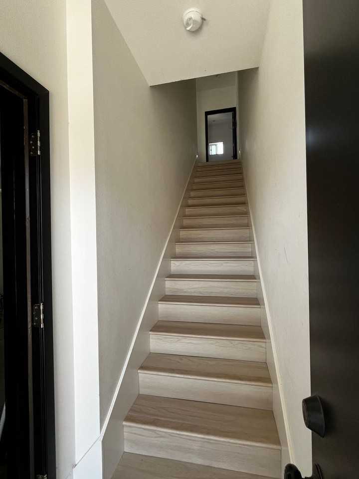 4900 Lennox Blvd - Photo 4 of 27