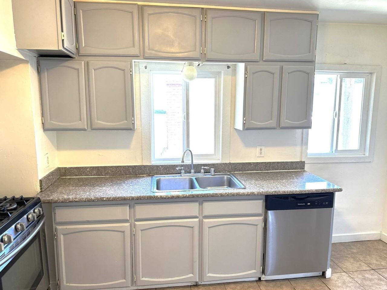 9380 Thermal St - Photo 2 of 26