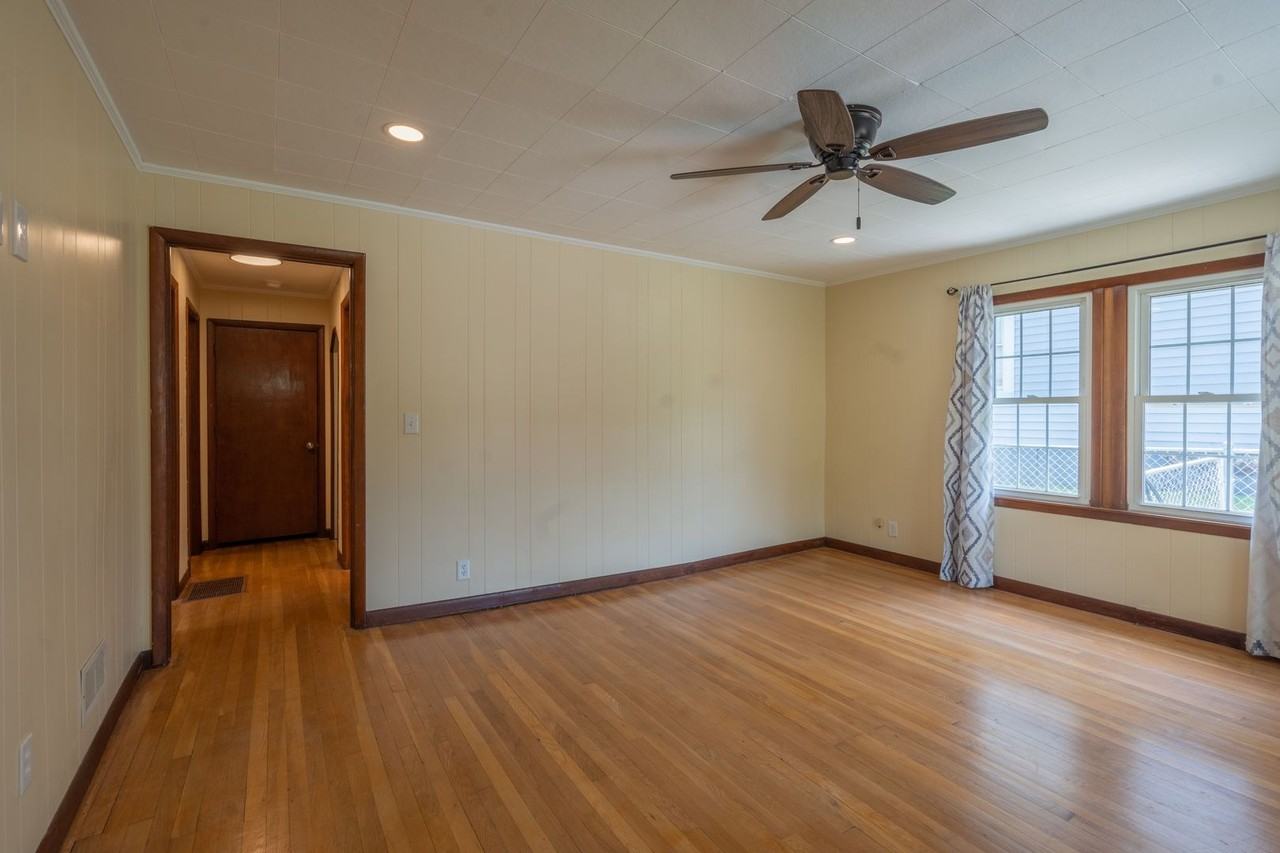 1306 E Chilhowie Ave - Photo 5 of 27