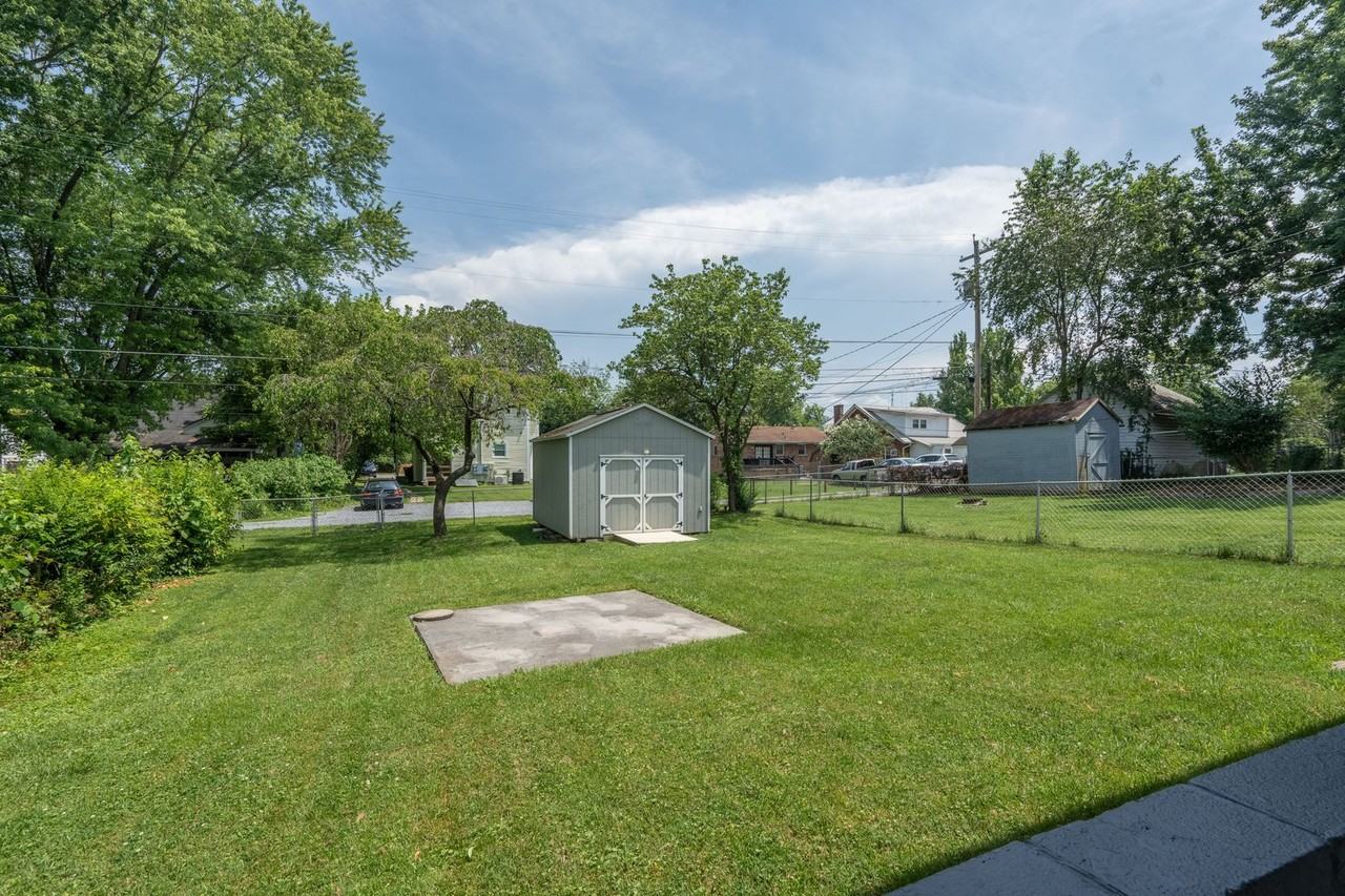 1306 E Chilhowie Ave - Photo 6 of 27