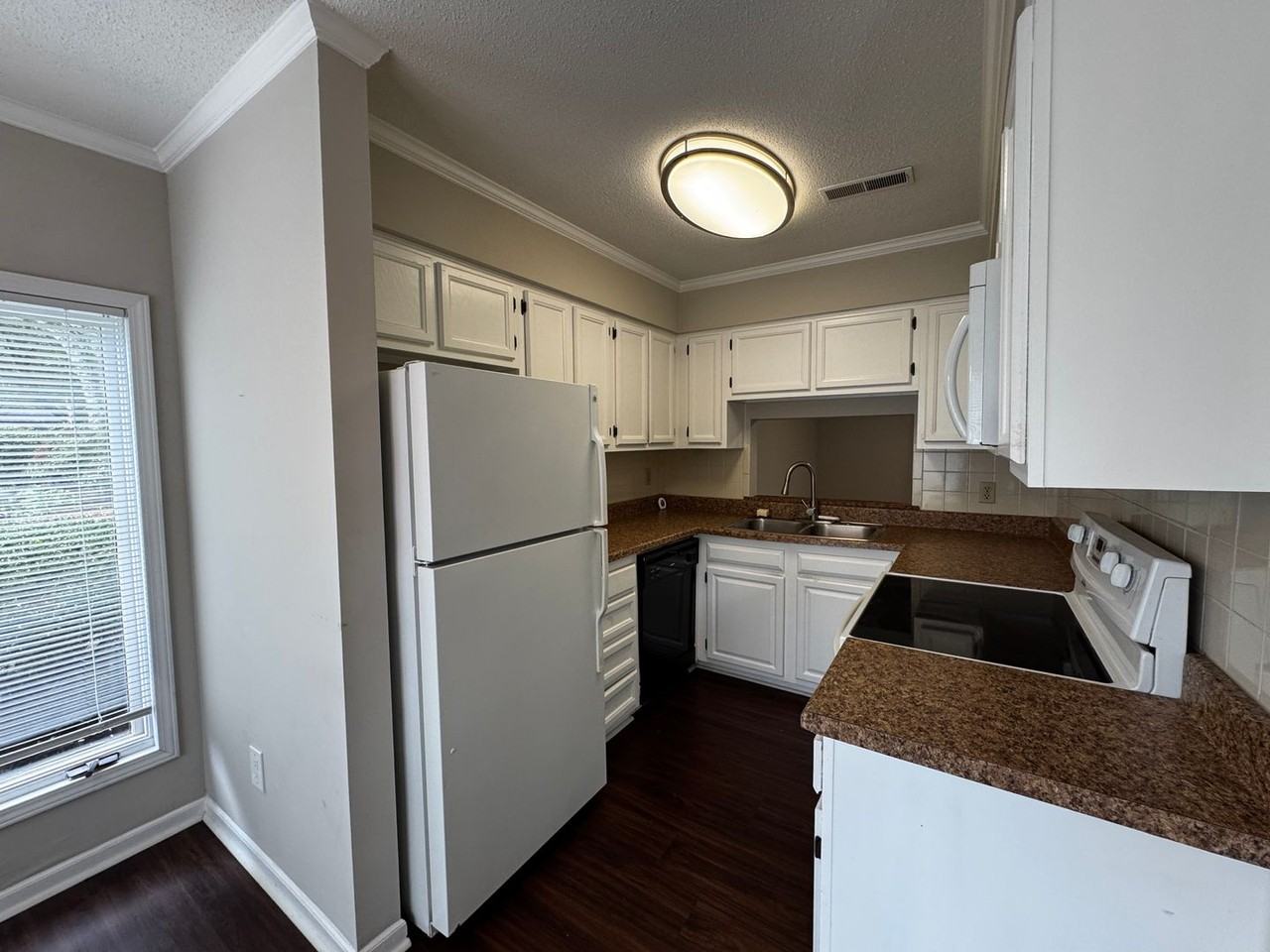 104 Breckindale Cir - Photo 3 of 21