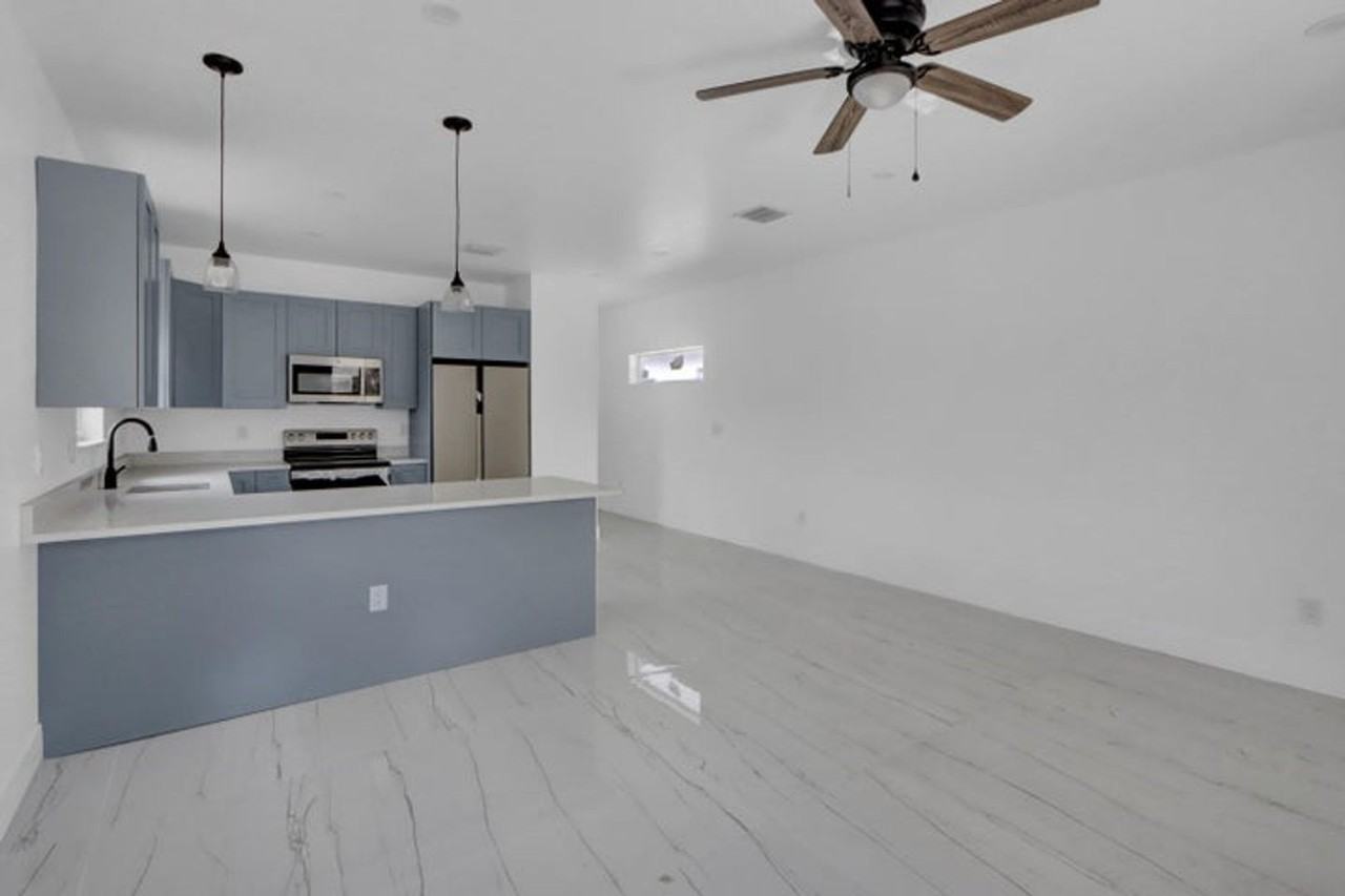 2921 Saginaw Ave - Photo 2 of 11