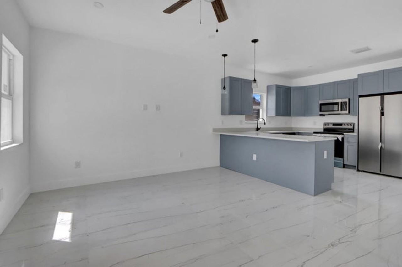 2921 Saginaw Ave - Photo 3 of 11