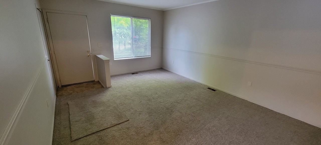 21276 Abrahm St - Photo 3 of 12