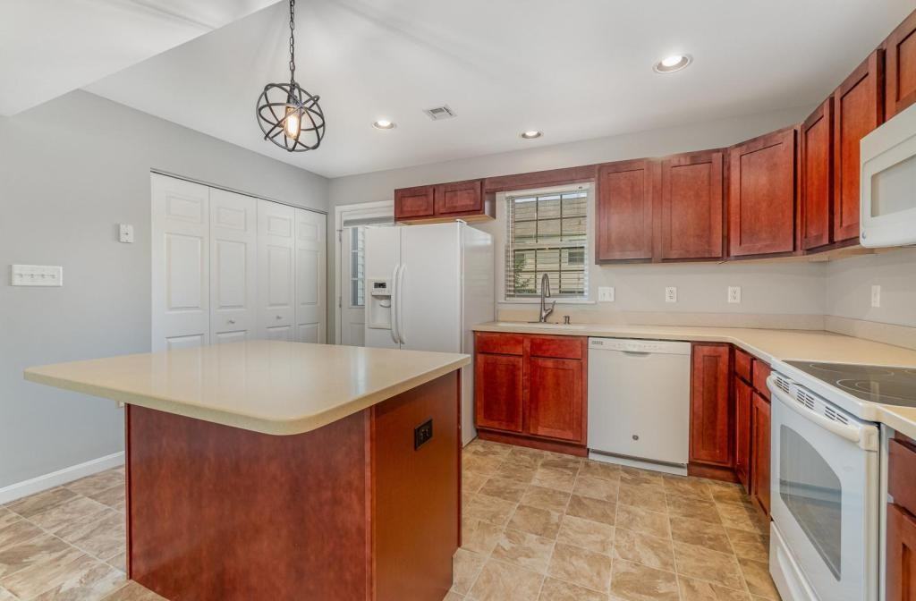 180 Melbourne Ln - Photo 7 of 16