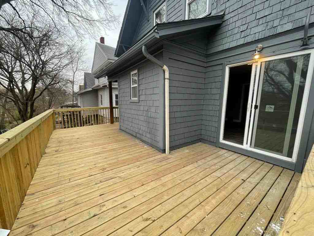 1025 Waverly Ave - Photo 2 of 17