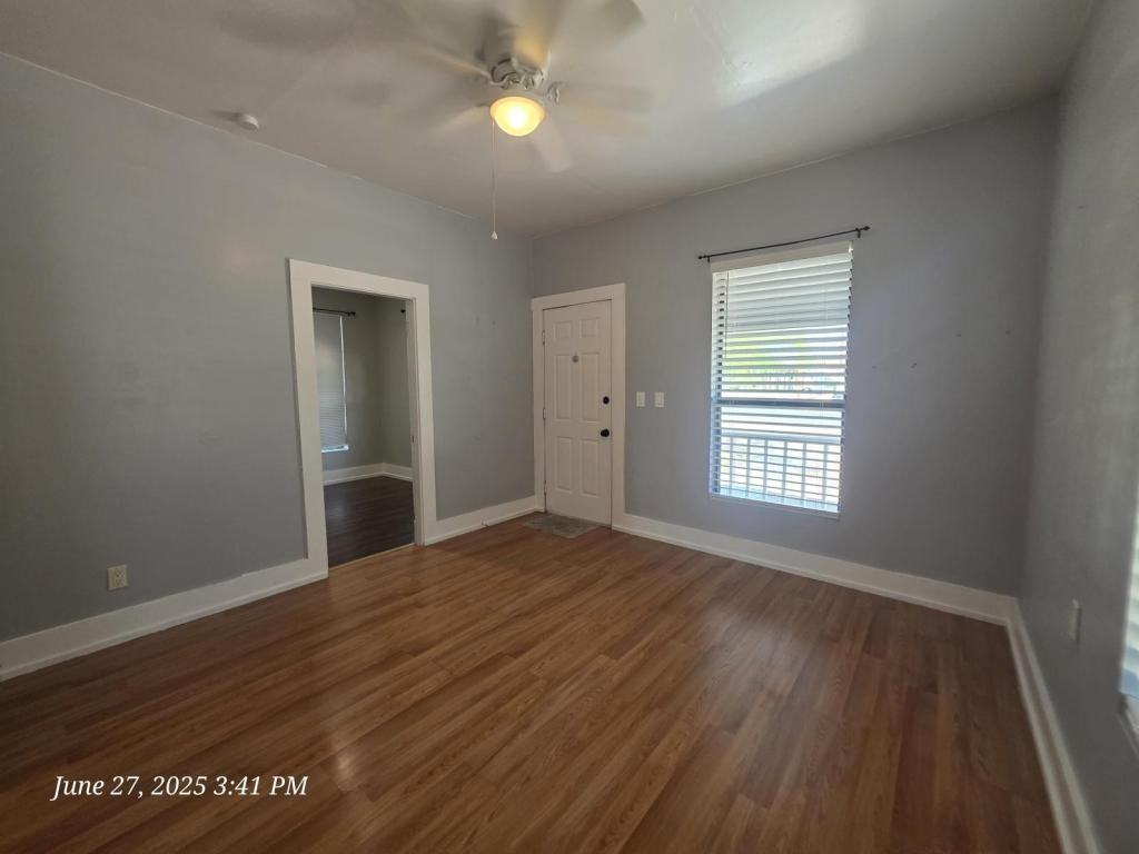 305 Grandview Ave - Photo 2 of 13