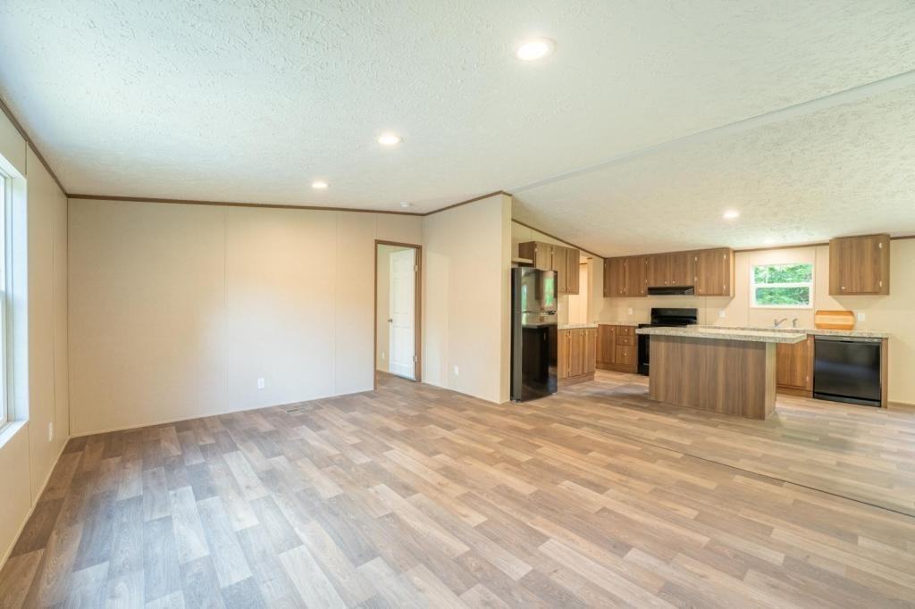 8903 Childress Rd - Photo 4 of 34