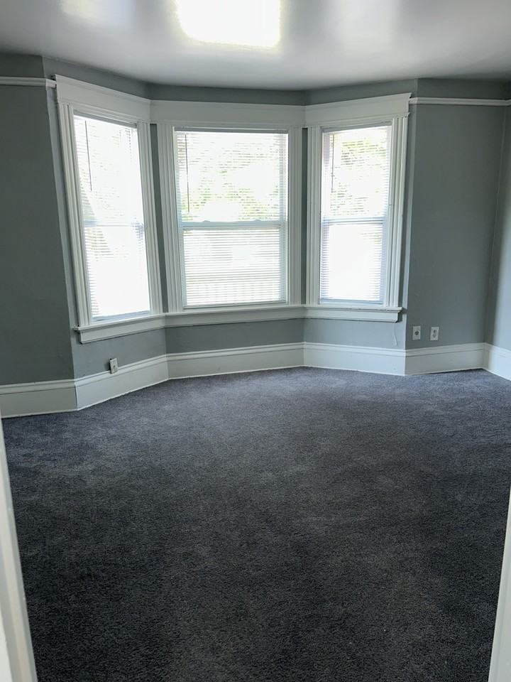 1702 N 28th St - Photo 3 of 5