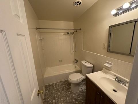 5811 Bucknell Ter - Photo 3 of 17