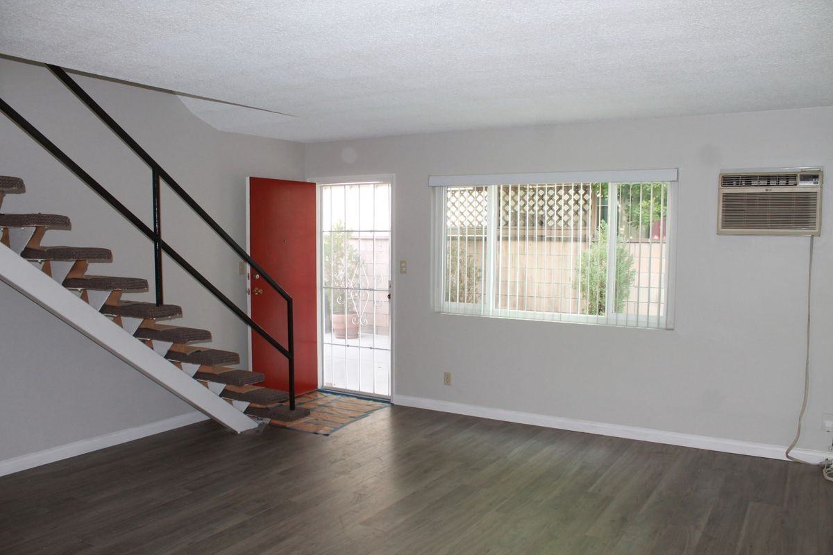 925 N Cordova St - Photo 3 of 11