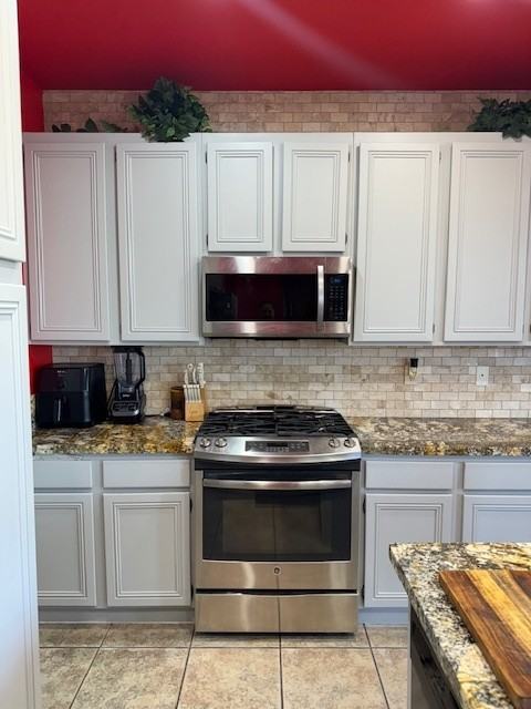 640 Baldurn Ave - Photo 2 of 50