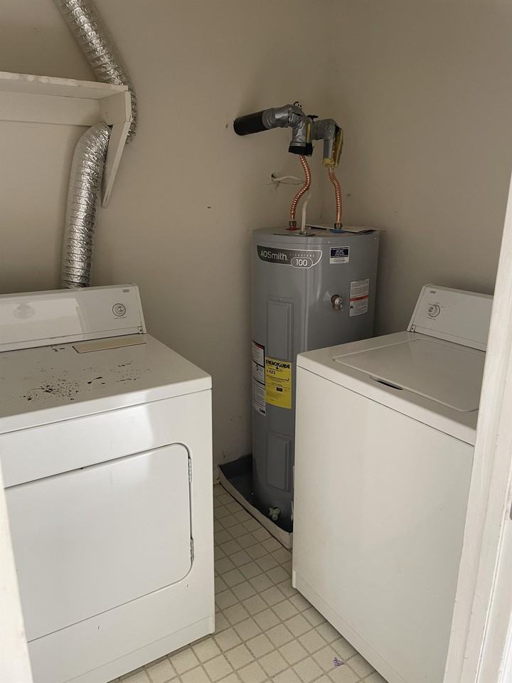 401 Paton St #A - Photo 2 of 10