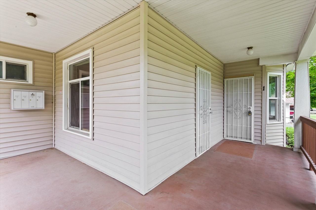 902 W Mansfield Ave #3 - Photo 4 of 31