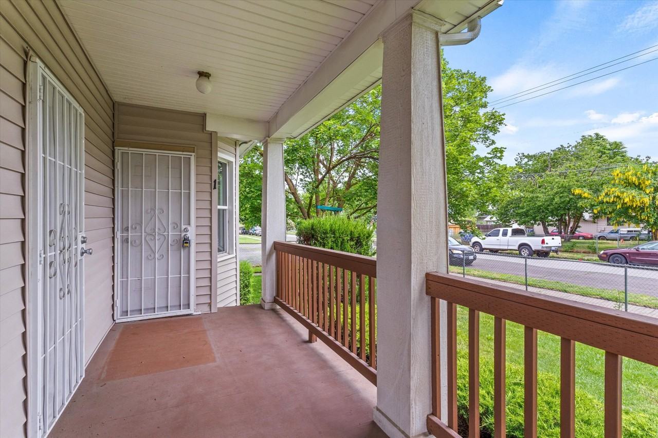 902 W Mansfield Ave #3 - Photo 3 of 31