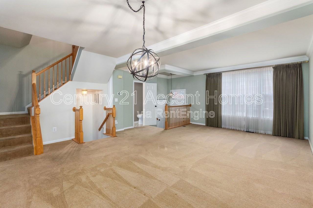 7715 Rachael Whitney Ln - Photo 2 of 36