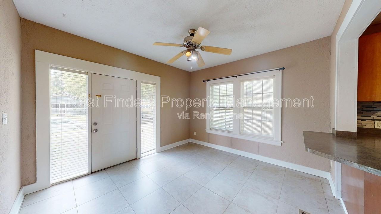 3313 College St - Photo 4 of 15