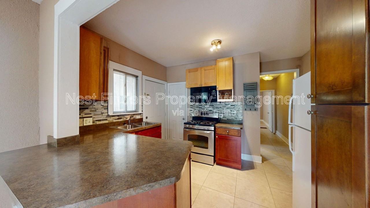 3313 College St - Photo 7 of 15