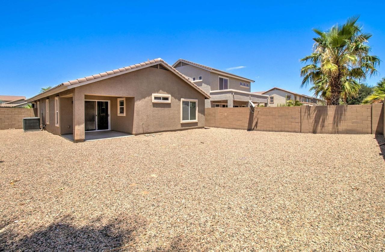 41375 W Cahill Dr - Photo 7 of 31