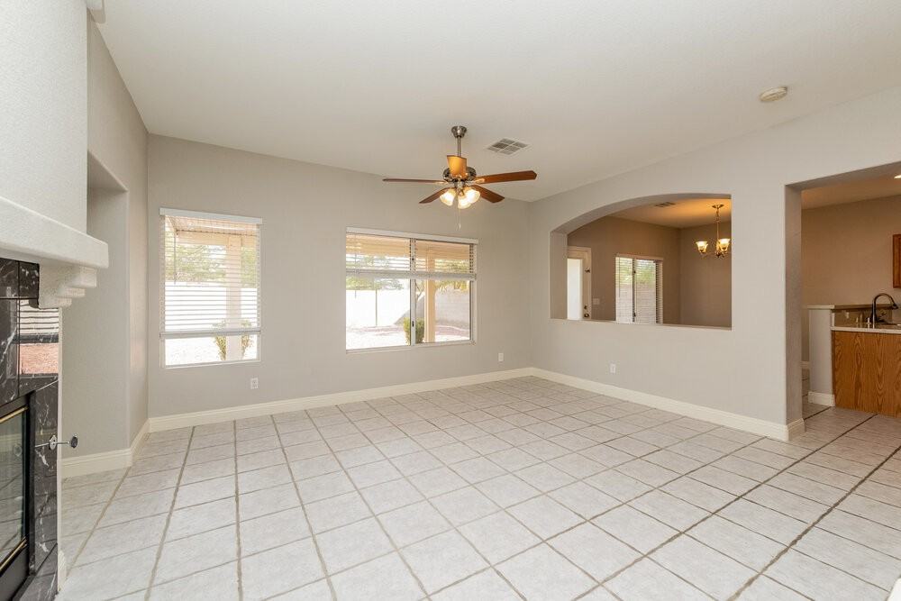 5044 Drifting Creek Ave - Photo 4 of 17