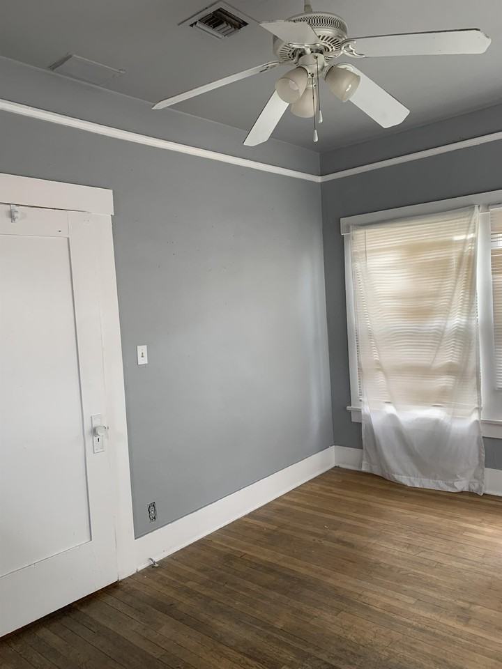 715 E 5th St #1 - Photo 5 of 10