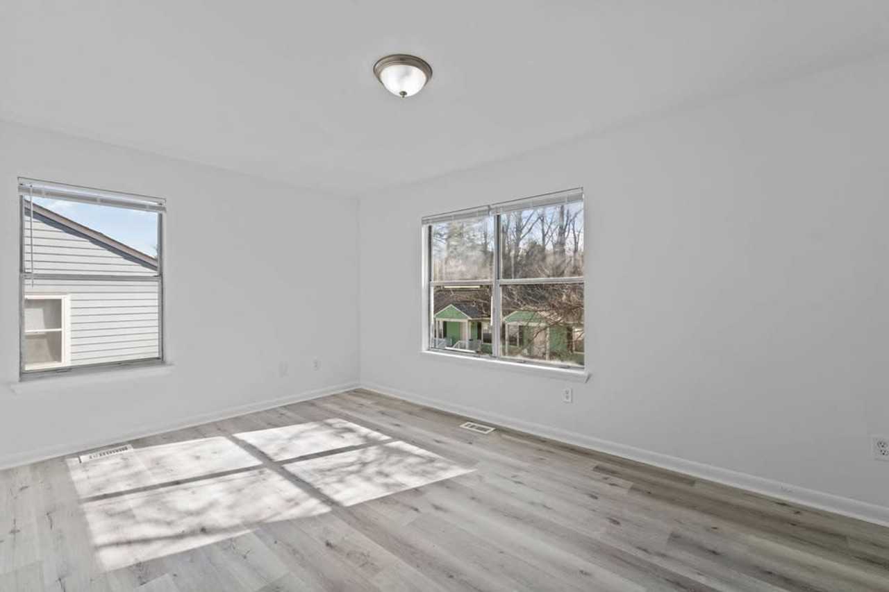 Hilltop Townes - Photo 7 of 50