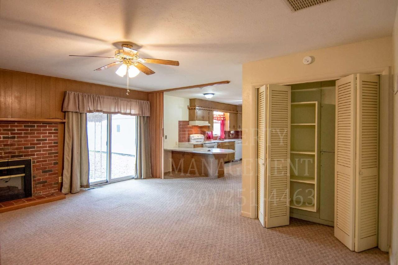 106 Overlook Dr - Photo 2 of 25