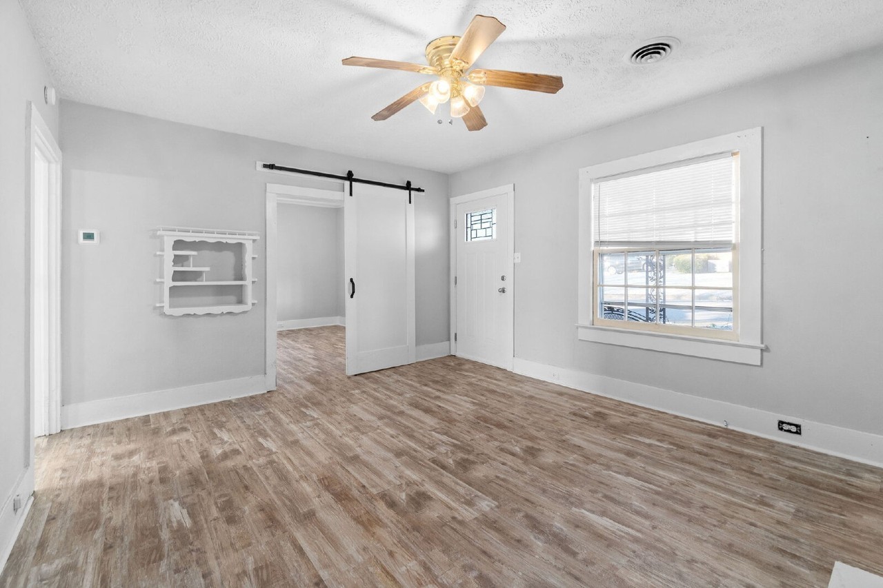 631 Ernest St - Photo 7 of 13