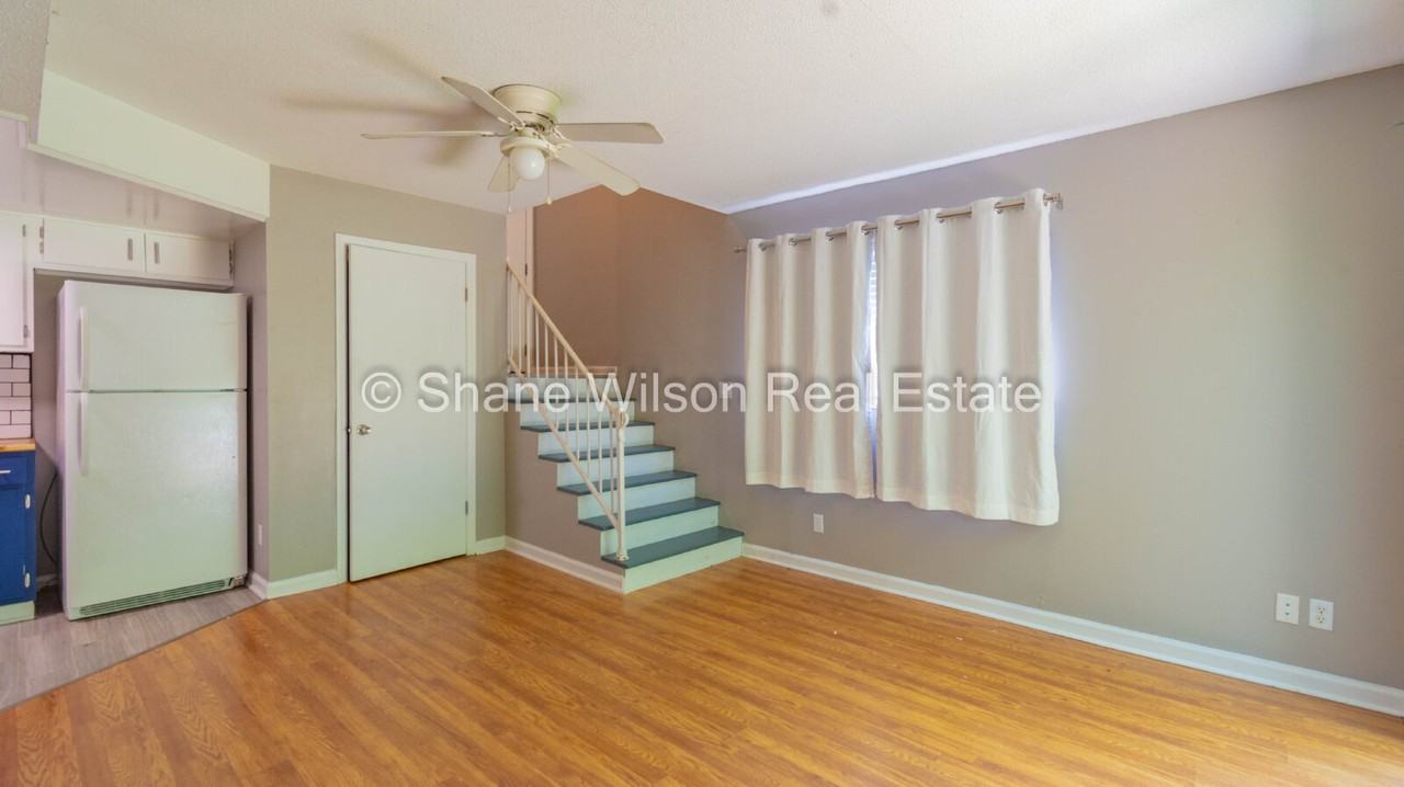 531 Brookfield Ave - Photo 2 of 8