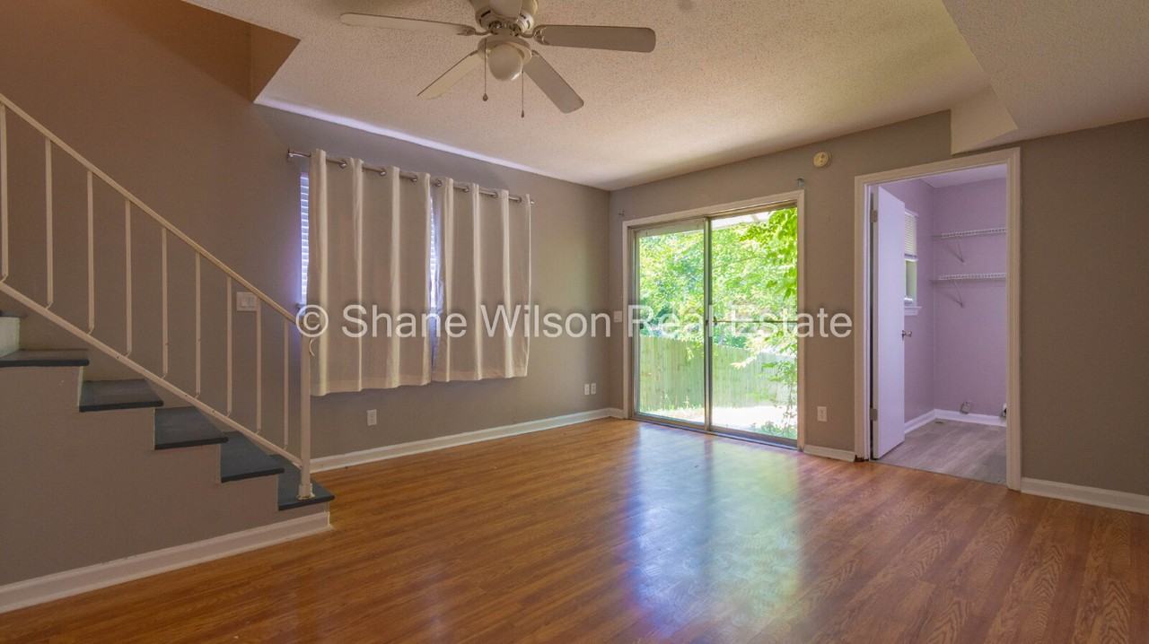531 Brookfield Ave - Photo 3 of 8