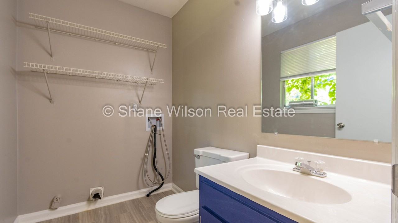 531 Brookfield Ave - Photo 5 of 8