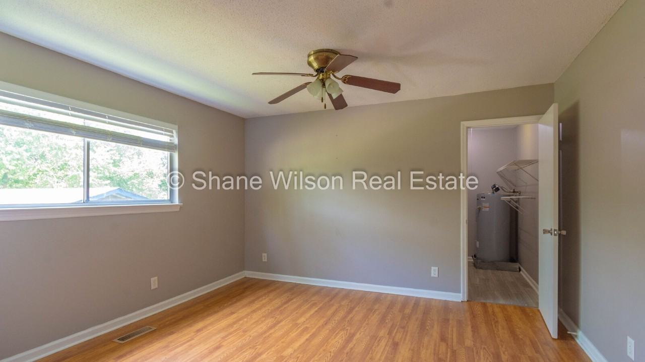 531 Brookfield Ave - Photo 6 of 8