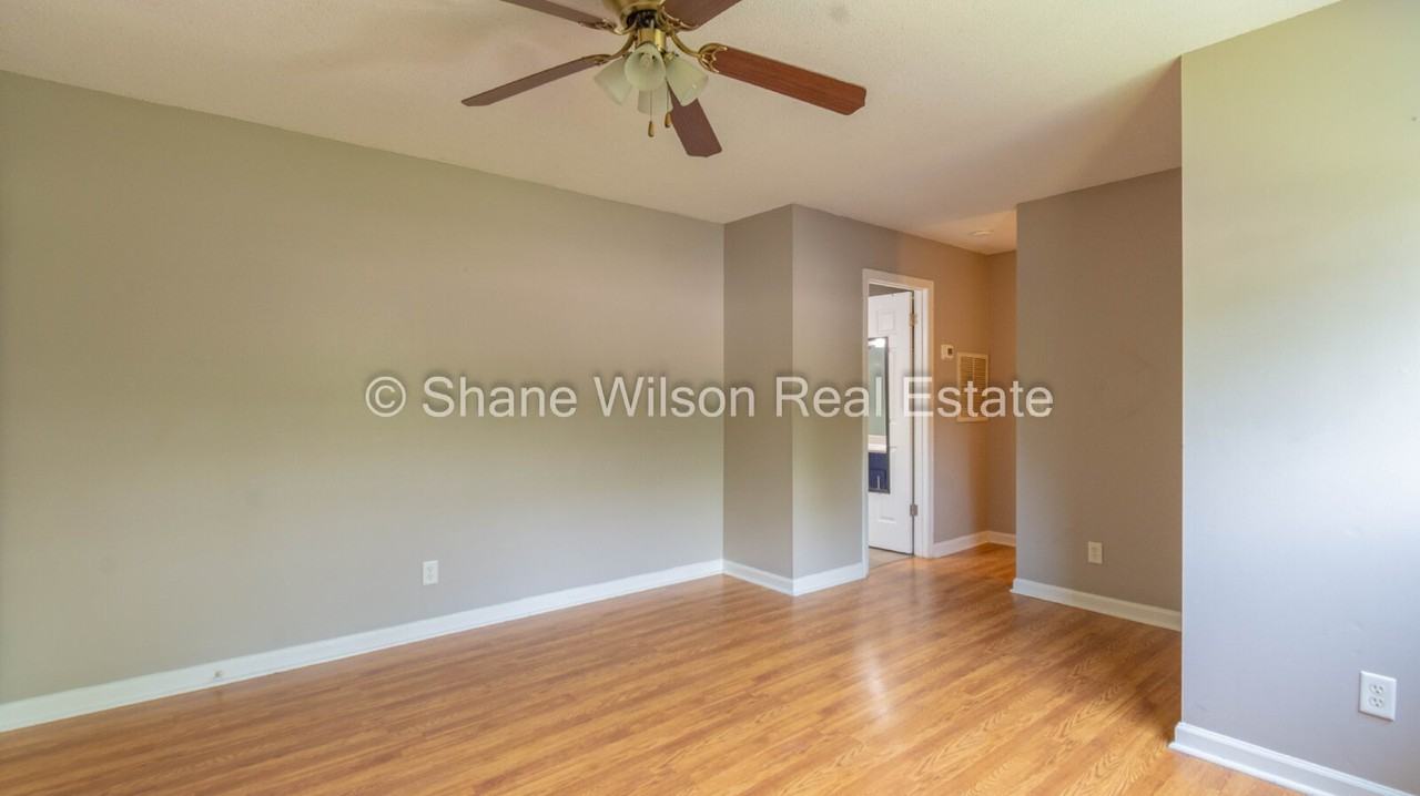 531 Brookfield Ave - Photo 7 of 8