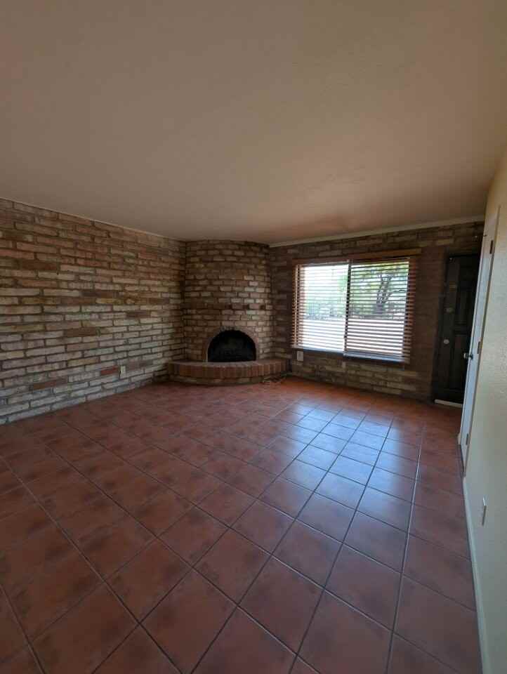 3078 N Cherry Ave - Photo 3 of 15