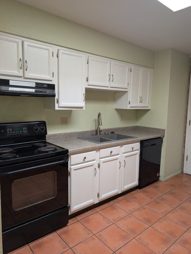 3078 N Cherry Ave - Photo 4 of 15